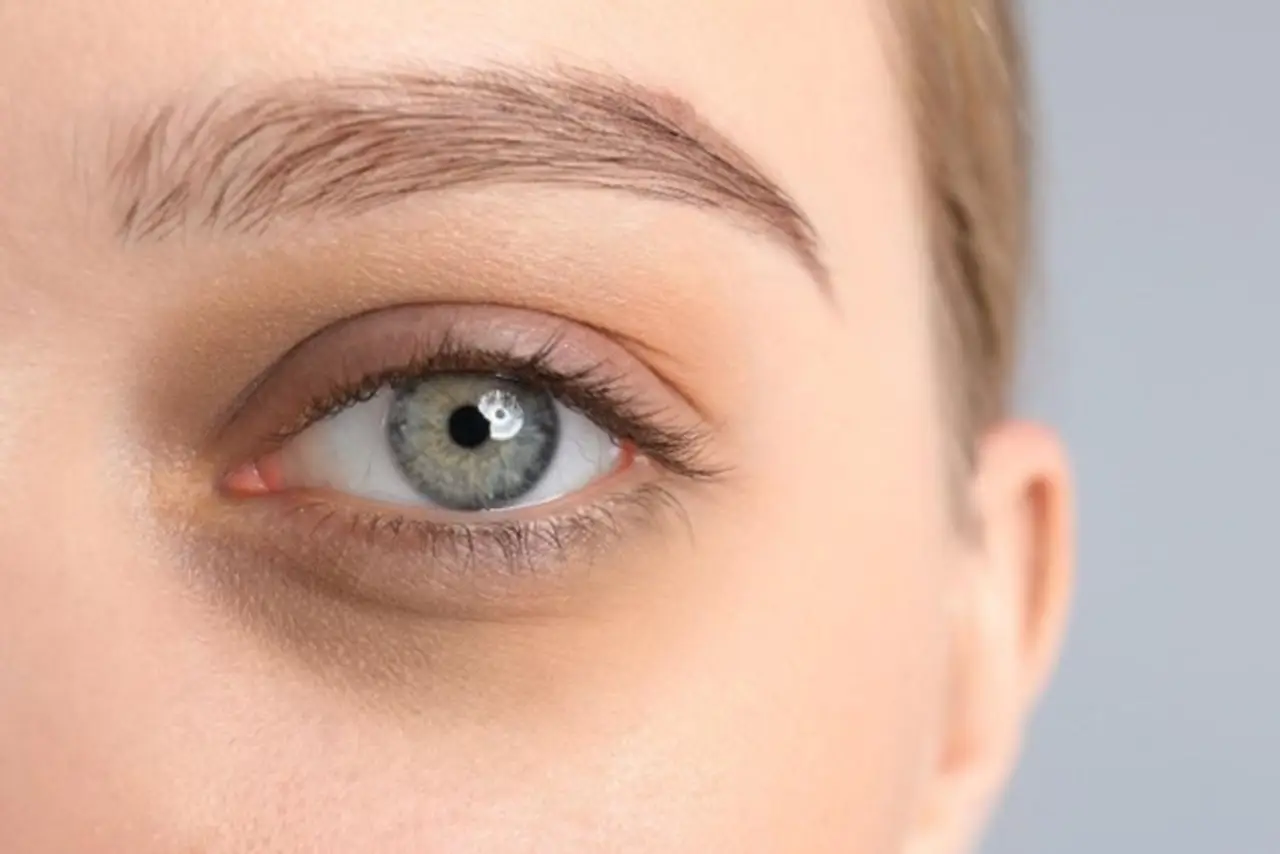 Occhiaie scure: non è solo sonno, ma il segnale di questo organo che ha bisogno di aiuto